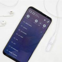 无线耳机被年轻人抛弃：20块的老古董突然爆火！