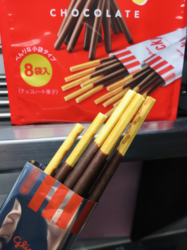 巧克力控必吃：格力高百奇巧克力棒，咯吱咯吱停不下来！