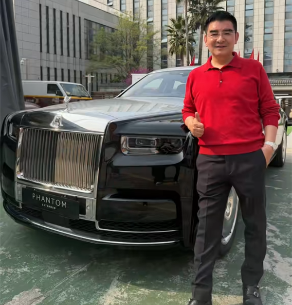 陈光标要送张雪价值1300万的劳斯莱斯 运抵南京希望交付：后者要8折卖了捐嫣然天使基金