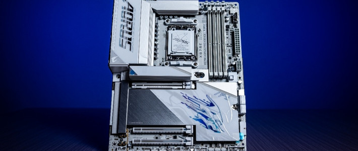 性能颜值双在线｜技嘉X870E X3D电竞冰雕主板实测