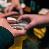 河南人喝酒有多猛？来了才发现，不比山东差