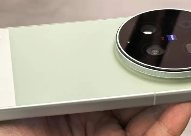 价格相差1500元，vivo X200 Ultra和X300 Ultra怎么选？