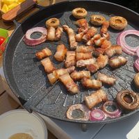 学生党 / 露营党狂喜!几十块麦饭石烤盘,4-6 人烤肉不粘还秒洗