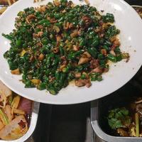 笑不活了！白酒江湖的“上头”真相，藏着中国人的人情套路