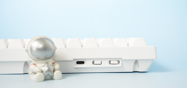 高配客制键盘不等于高体验：3800块的键盘打字手感还不如公司发的薄膜机？