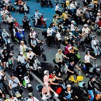 电动车集体涨价 200-300 元！从拼价到拼合规，是成本倒逼还是行业默契？