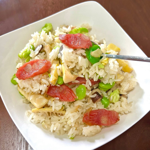 腊肠春笋蚕豆焖饭