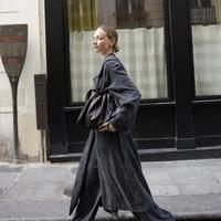 冬季大衣搭配指南：乐福鞋、运动鞋与靴子的核心逻辑