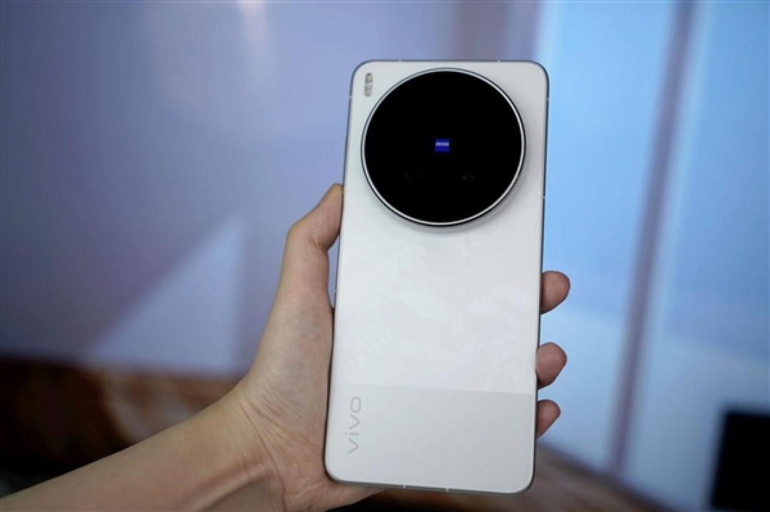 400mm增距镜、直出2亿像素!vivo X300 Ultra摄影师套装图赏