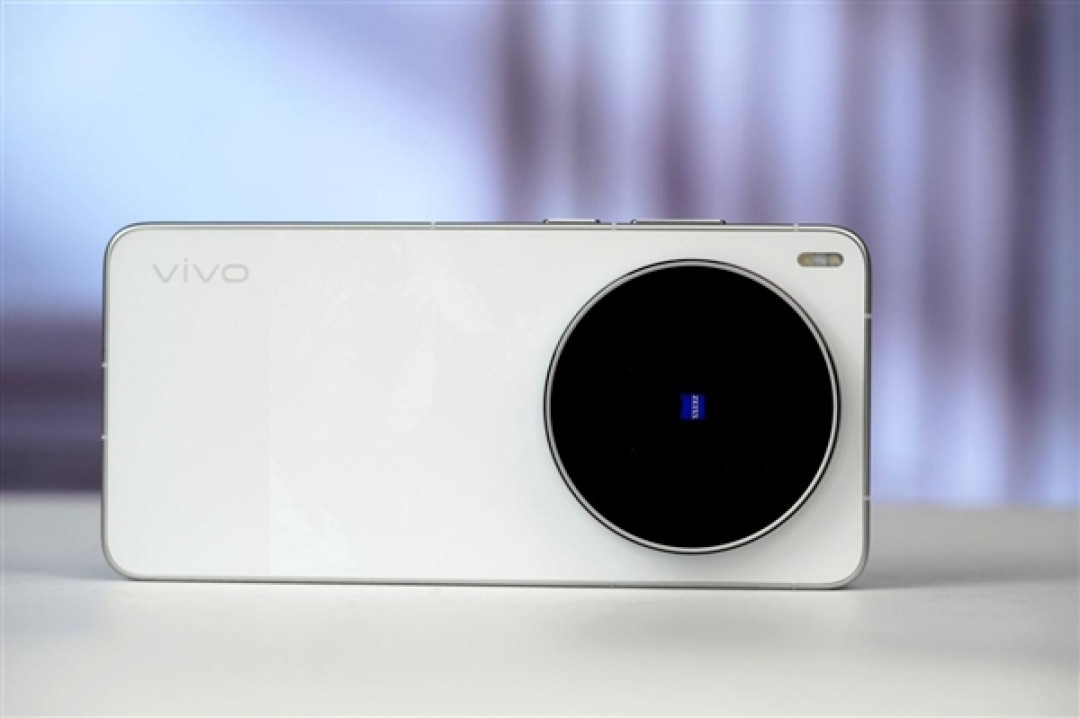 400mm增距镜、直出2亿像素!vivo X300 Ultra摄影师套装图赏