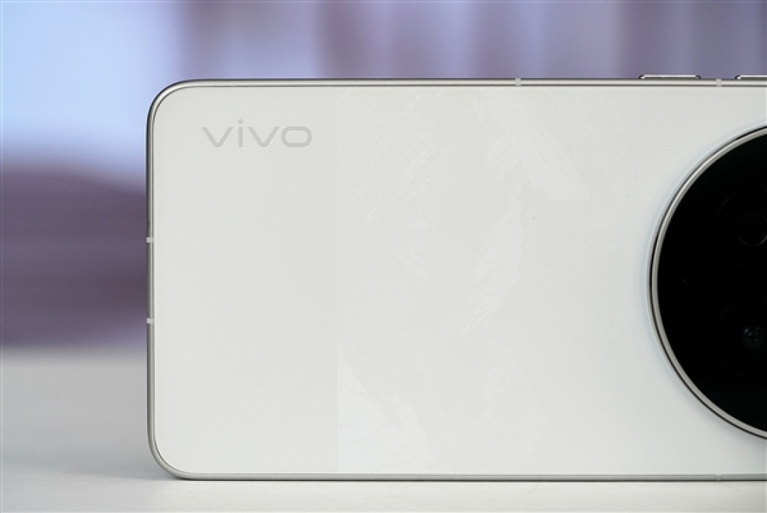 400mm增距镜、直出2亿像素!vivo X300 Ultra摄影师套装图赏
