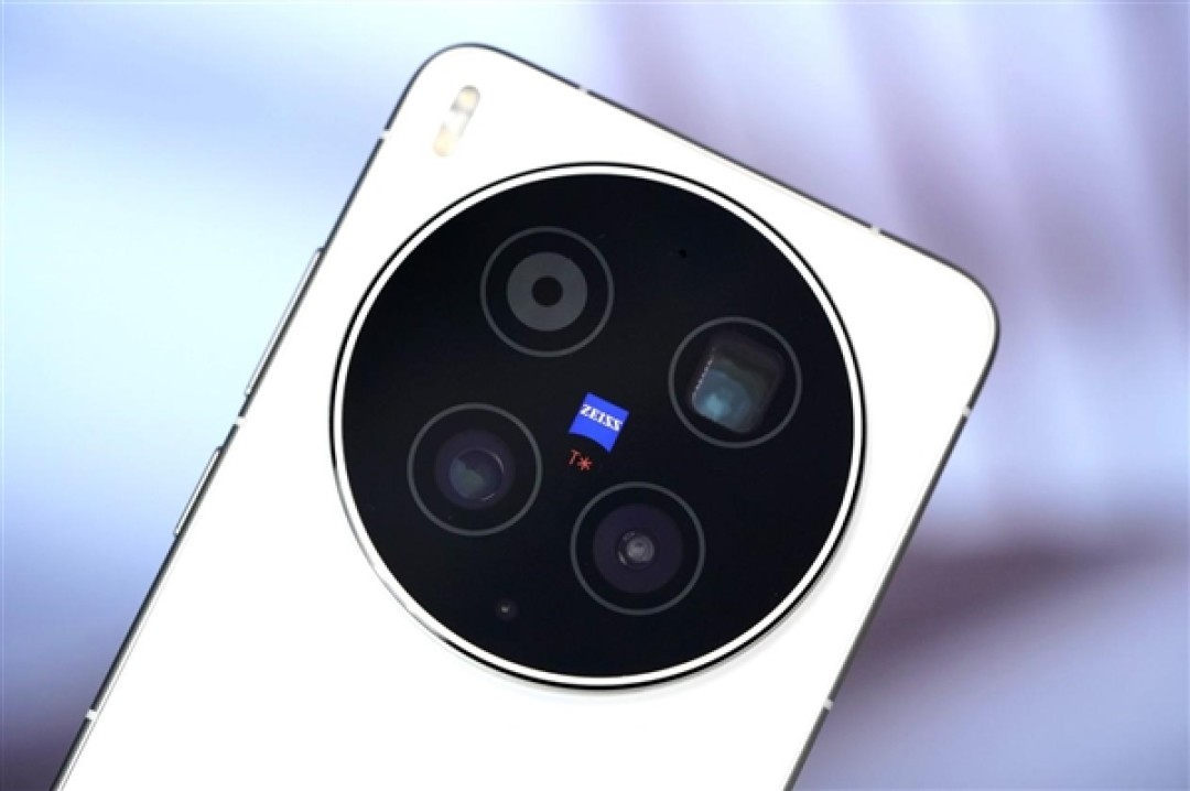 400mm增距镜、直出2亿像素!vivo X300 Ultra摄影师套装图赏
