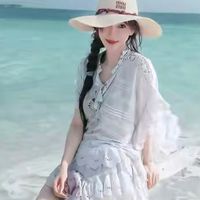 Angelababy愚人节晒海边度假照，颜值和身材依旧天花板