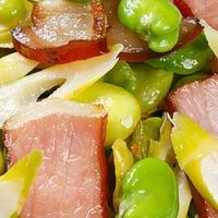 春日鲜味三重奏：脆笋蚕豆焖咸肉
