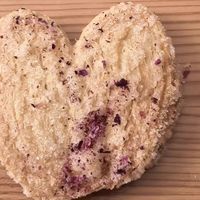 西湖畔的玫瑰蝴蝶酥，一口吃进春天