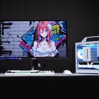 想装一台便携小主机，但是显卡想上三风扇RTX5070能不能实现？