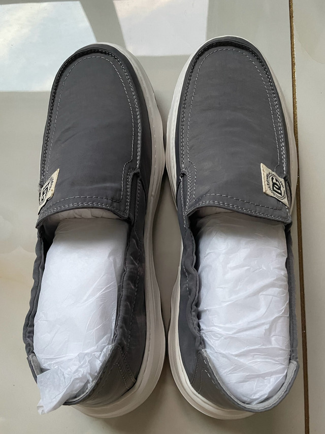 春日焕新好物：温莎灰色一脚蹬男士平底鞋