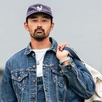 等老了以后，不背“斜挎包”，学日本男人背这3种包包，更有品位