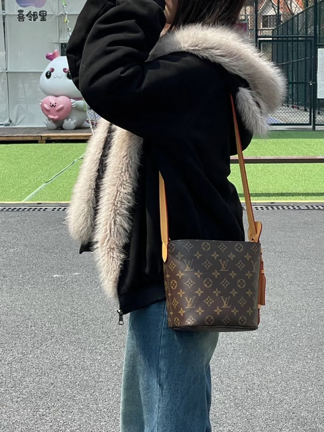 路易威登NéoNoé水桶包：时尚与实用兼备？