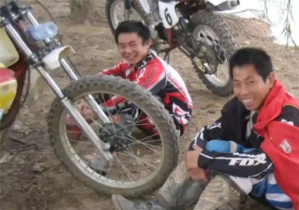 师父发现张雪没赛车天赋让他造车：是你成为世界冠军的唯一可能