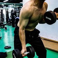 中年人抗衰老：力量训练的生理机制与科学实践指南