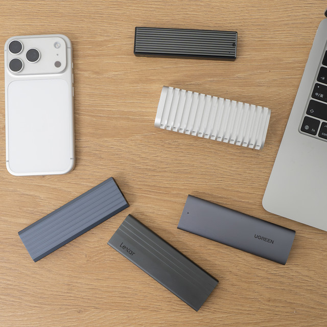 别让廉价硬盘盒毁了高价值的SSD 和数据：5款硬盘盒横测对比