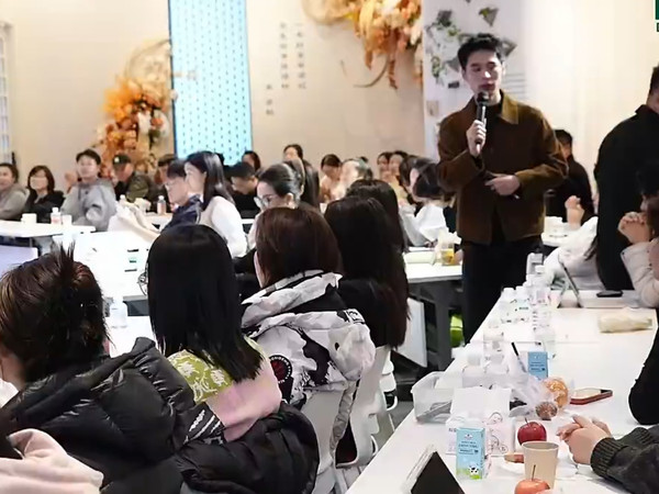 DMK｜专业内容的价值，不止于被看见