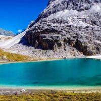 珠峰东坡根本不是新手该去的地方，这8条高口碑徒步线才真值得列入人生清单