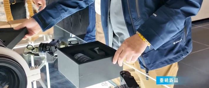 前几天去拜访了「Thypoch叙」工厂，还手搓了支镜头