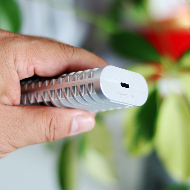 无惧碾压、落水无恙，铁威马D1 SSD三防硬盘盒成为移动存储新标杆