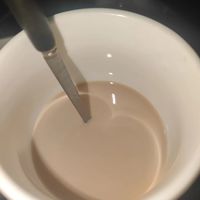 邪修：简易版无奶精无添加奶茶，一分钟3块钱以内就能能喝到和奶茶店一样口感的奶茶！