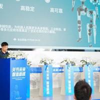 节拍压缩到90秒：泉智博用一条产线，为人形机器人「松绑」