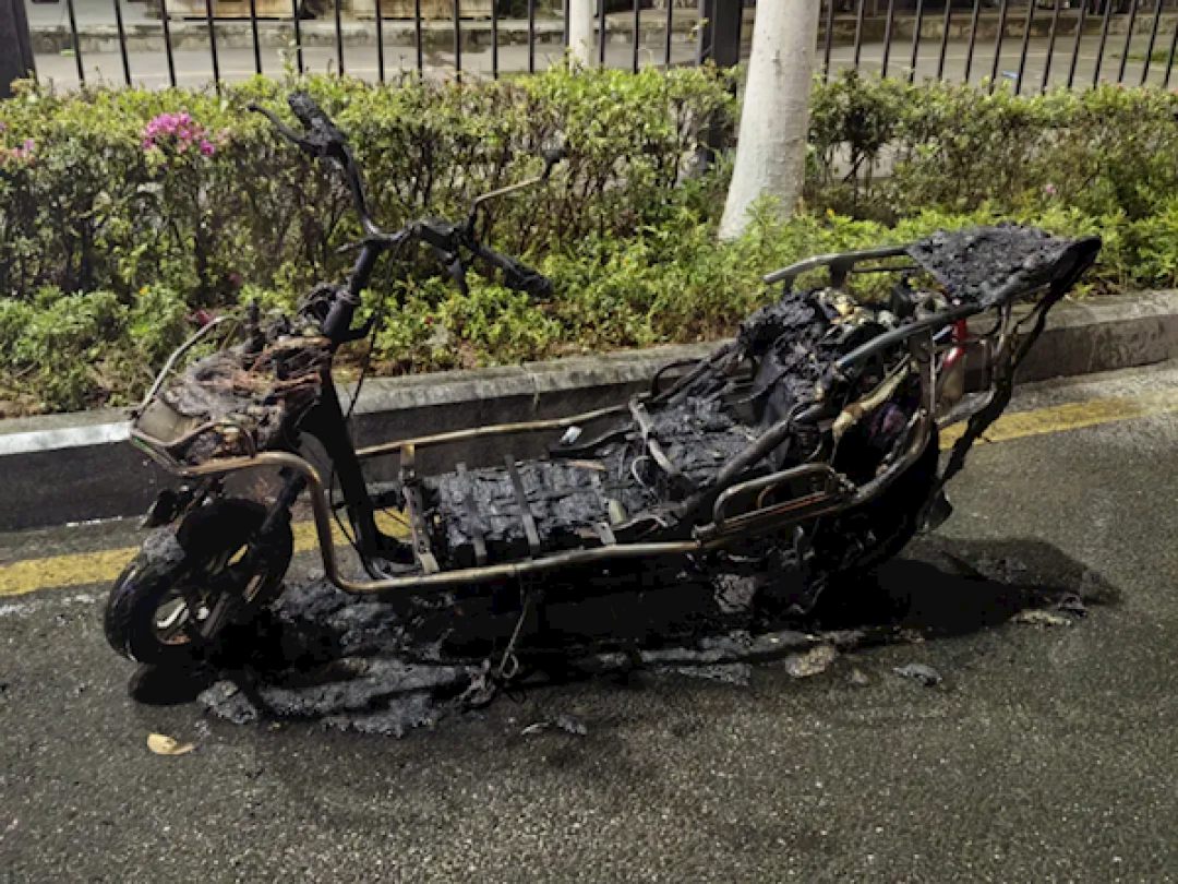 二手车电动车骑行起火 锂电池故障成罪魁祸首