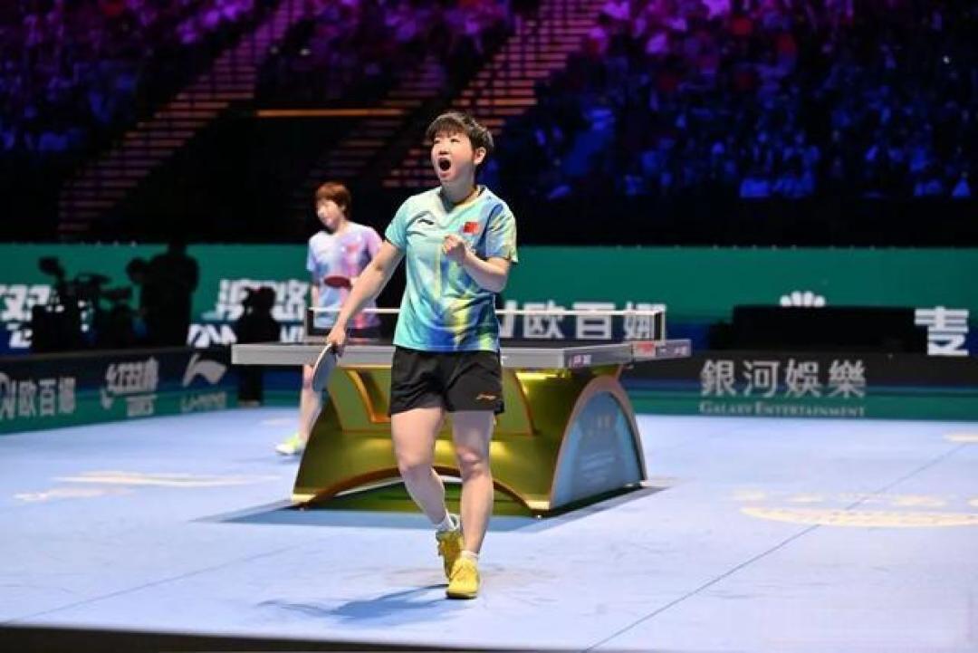 王曼昱4-0横扫伊藤美诚，首局0-6惊天逆转打崩对手心态