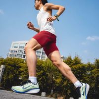 飞马42不是万能训练鞋：轻松跑稳，但别指望它扛住高强度间歇