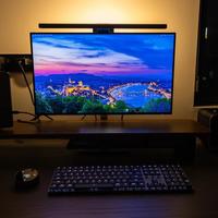 超薄屏挂灯正在悄悄压裂你的显示器边框