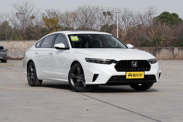 东风本田英仕派2025款 260TURBO 典雅版核心参数与性能解析