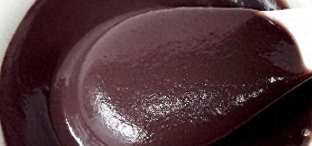 坚持半年五黑食疗，中年发根由白转青