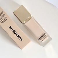 油皮选粉底！持妆、风衣、玩妆详细使用对比