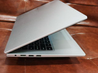 999元RedmiBook 14：轻办公利器