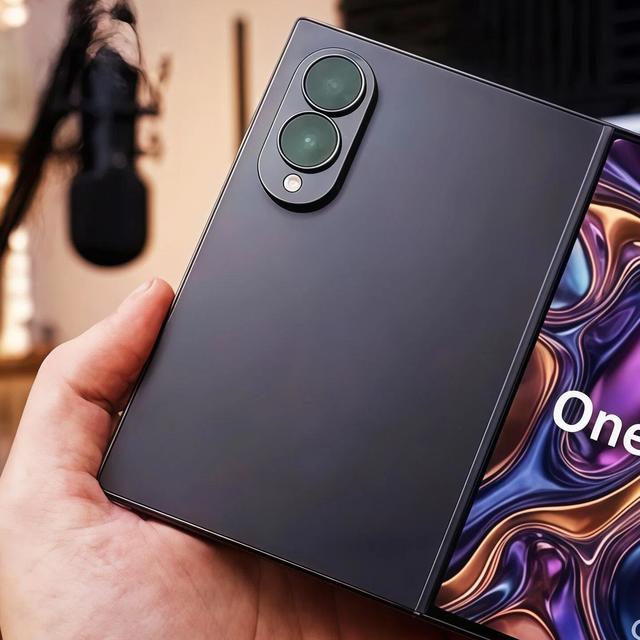 三星憋了个大招！Wide Fold曝光，折叠屏这次真的要变天了！