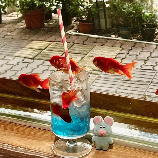 在宝藏小店，喝到了宫崎骏同款金鱼缸气泡水