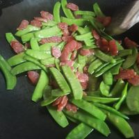 员工餐：9个人吃饭，花100元做四菜一汤的家常味，家常便饭就是这样，清淡营养健康！