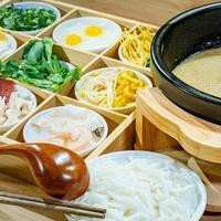 云南，不只风景好，美女多，这10样美食更是王炸，连央妈都推荐！