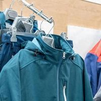 换了多件冲锋衣才懂，买冲锋衣别看品牌和款式，记住这几点就够了