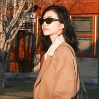 看了景甜的穿搭，真的悟了：大衣不配阔腿裤、高跟鞋，更时髦显贵