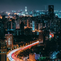 自动模式夜景翻车？三款旗舰实测：谁闭眼拍不糊，谁必须手动救场