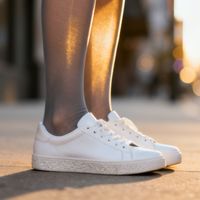 黑丝配运动鞋封神穿搭指南：懒人闭眼入的甜酷街拍公式，避开90%人都踩的雷