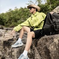 城市通勤别再被“越野底”忽悠，这三款户外鞋实测只有一双真耐走