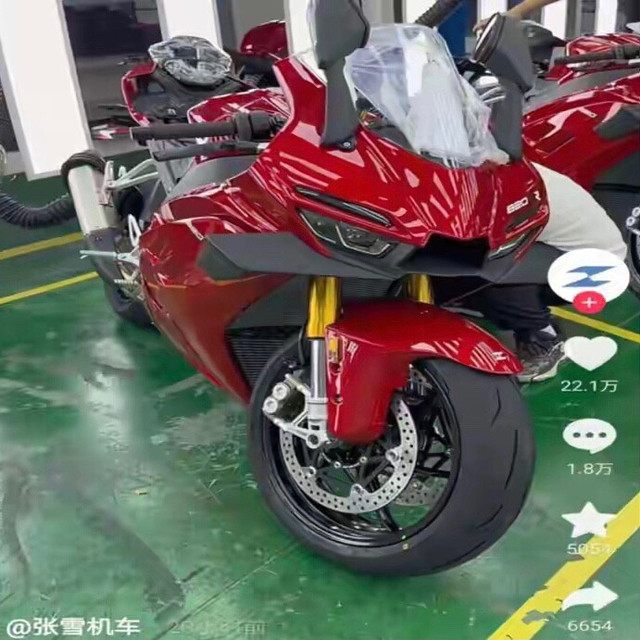 张雪820RR量产下线：张雪凭什么敢卖4.38万，国产摩托争了口气!